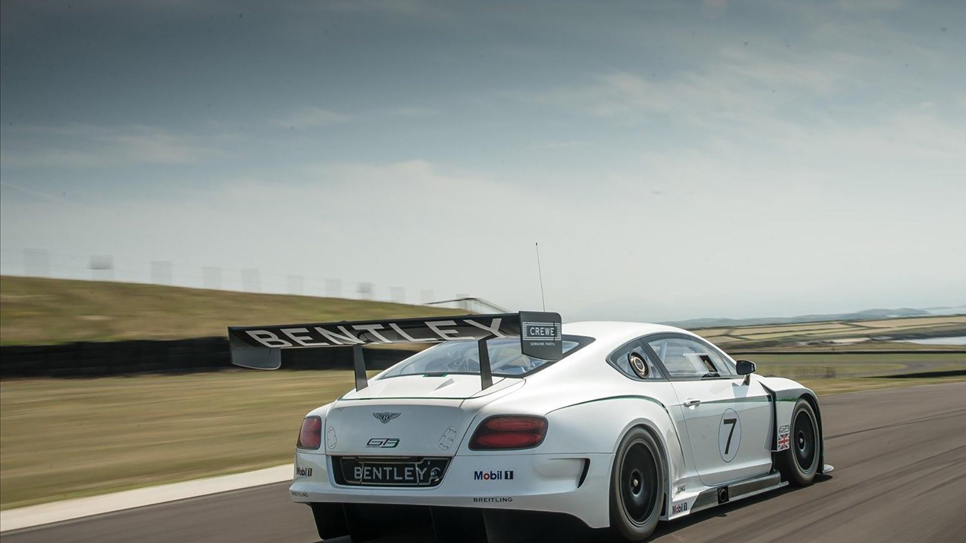 瑞士男足在巴黎奥运会比赛中以1-0战胜意大利，瑞士男足欧洲杯