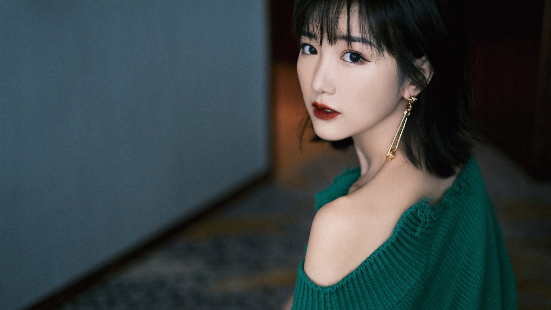 开云体育网址-米兰双雄争夺激烈，意甲冠军悬念尚存